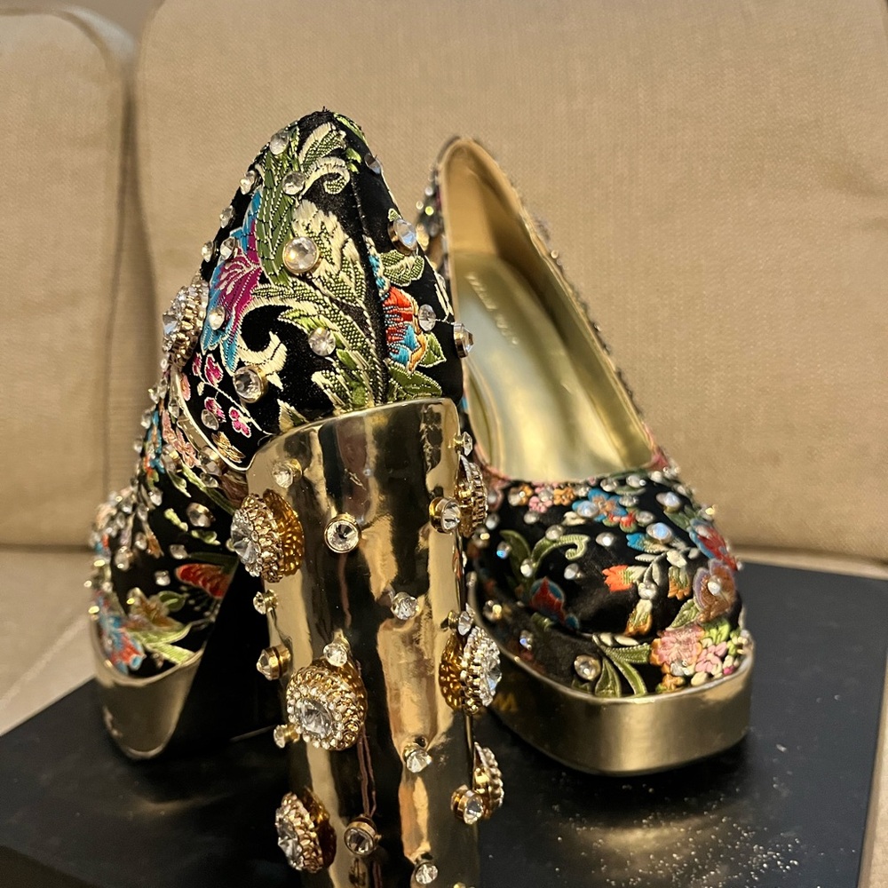 AKIRA Black and Gold Embroidered Heels